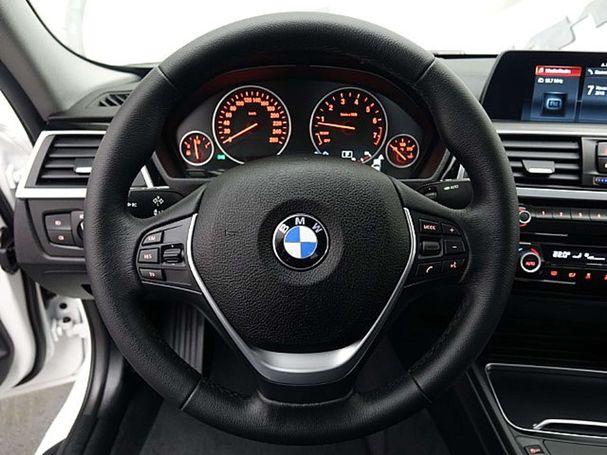 BMW 320i 135 kW image number 12