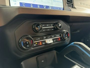 Car image 32