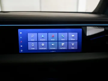 Car image 32