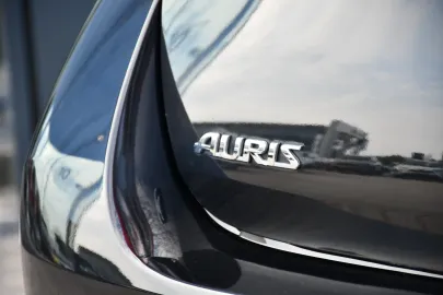 Car image 33