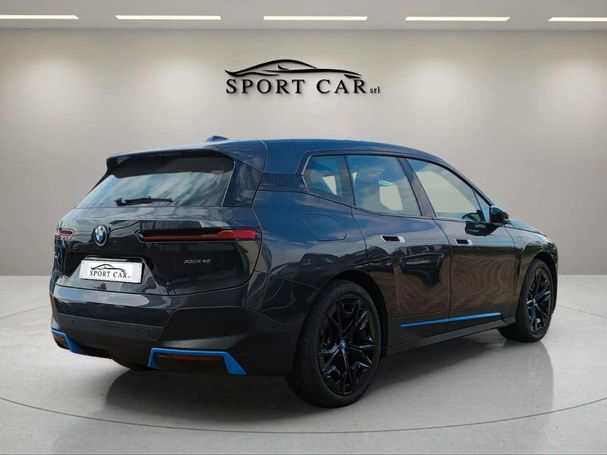 BMW iX xDrive40 240 kW image number 3