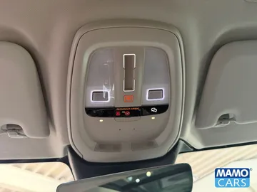 Car image 48