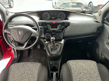 Car image 13