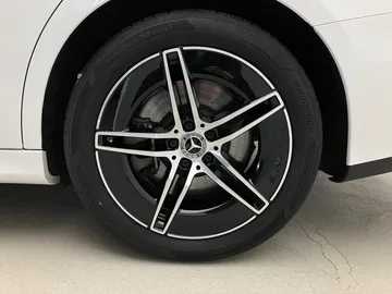 Car image 33