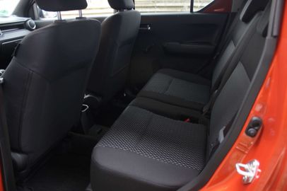 Car image 15