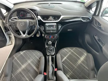 Car image 26