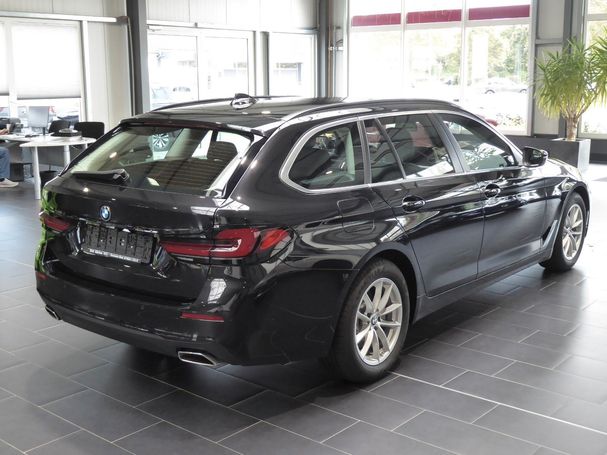 BMW 520d Touring xDrive 140 kW image number 6