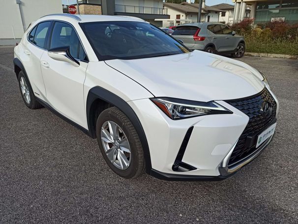 Lexus UX 250h 135 kW image number 27