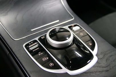 Car image 32