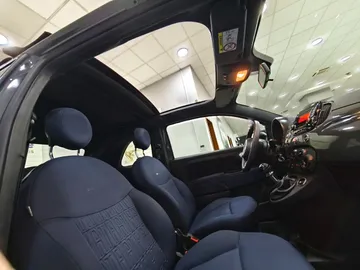 Car image 12