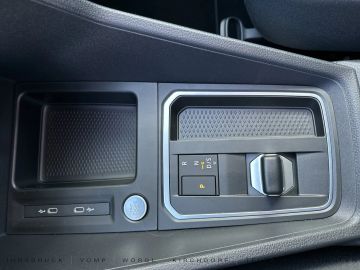Car image 34