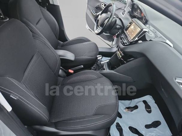 Peugeot 208 PureTech 82 61 kW image number 16