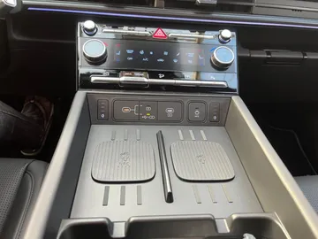 Car image 35