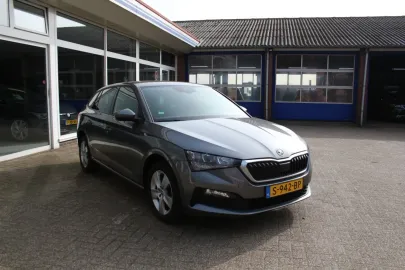 Car image 2