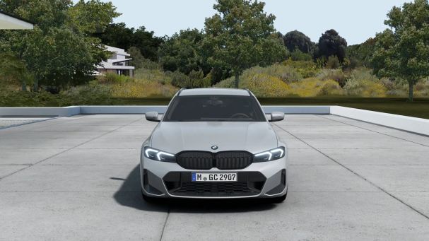 BMW 330i Touring xDrive 180 kW image number 2