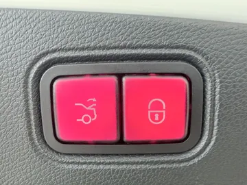 Car image 35