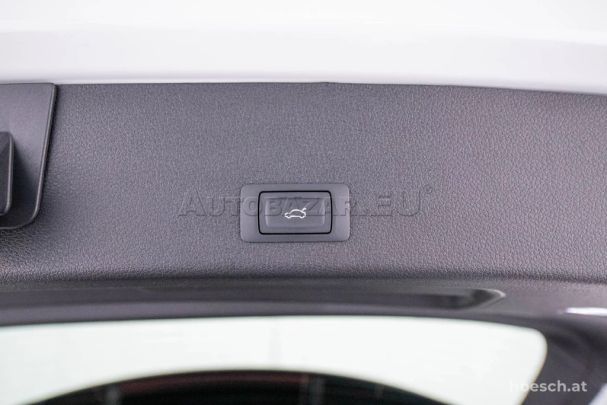 Audi e-tron 55 quattro S-line 300 kW image number 8