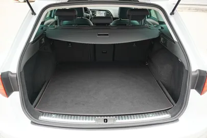 Car image 35