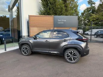 Car image 4
