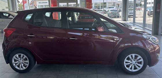 Car image 4