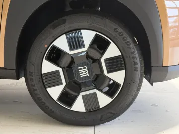 Car image 27