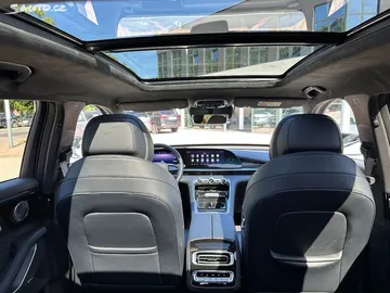 Car image 34