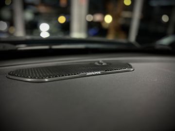 Car image 35