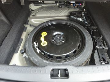 Car image 36