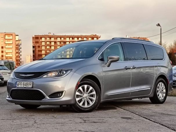 Chrysler Pacifica 214 kW image number 1