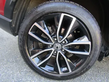 Car image 25