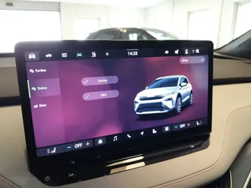 Car image 25