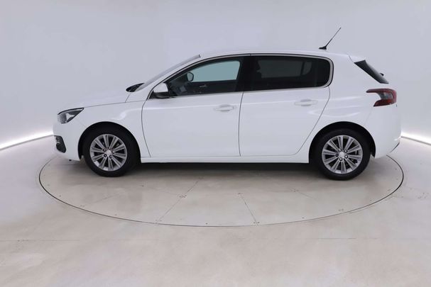 Peugeot 308 1.5 BlueHDi 130 Allure 96 kW image number 5