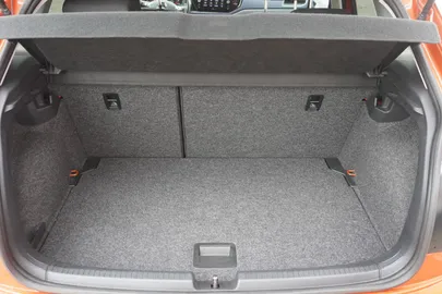 Car image 35