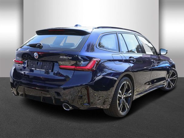 BMW 330 e Touring xDrive 215 kW image number 2