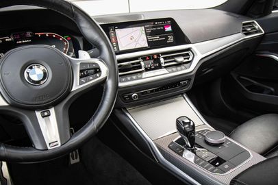 Car image 37