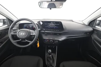 Car image 16