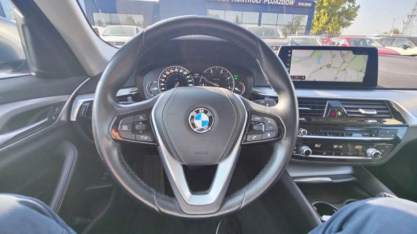 BMW 520d Touring xDrive 140 kW image number 13