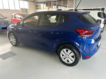 Car image 27