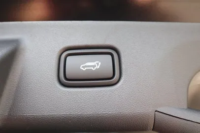 Car image 35