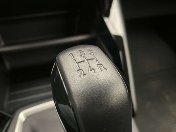 Car image 30