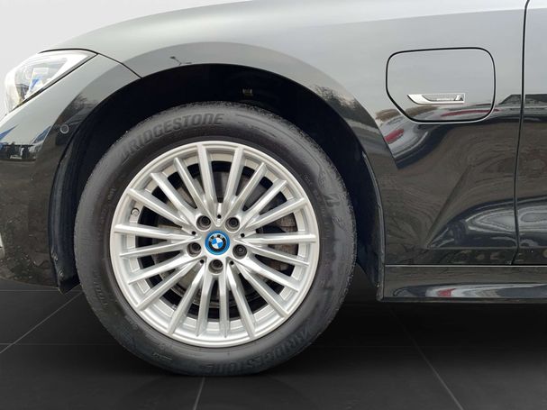 BMW 320 e Touring xDrive 150 kW image number 8