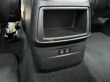 Car image 34