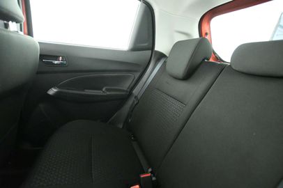 Car image 36