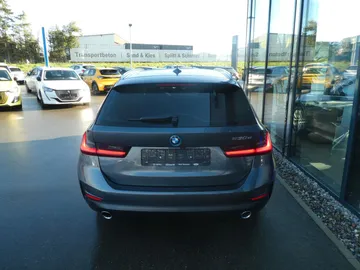 Car image 38