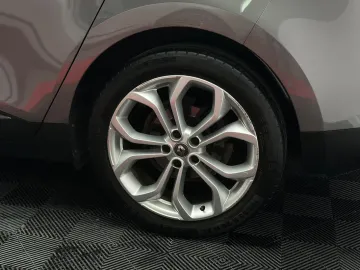 Car image 40