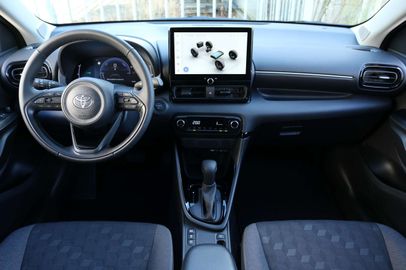 Car image 11