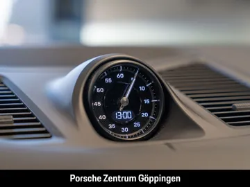 Car image 36