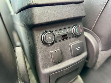 Car image 33