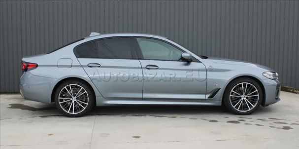 BMW 520d xDrive 140 kW image number 2