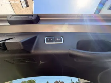 Car image 49